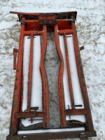 Self catch head gate