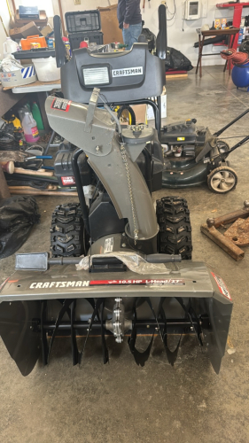 Craftsman 27&rdquo; snowblower w/10.5 hp