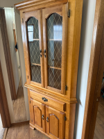 Corner cabinet