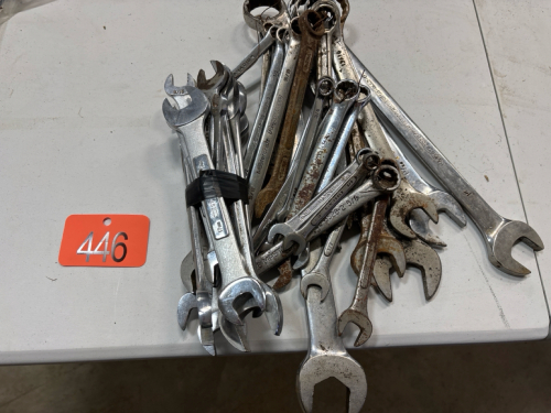 Standard and metric wrench sets