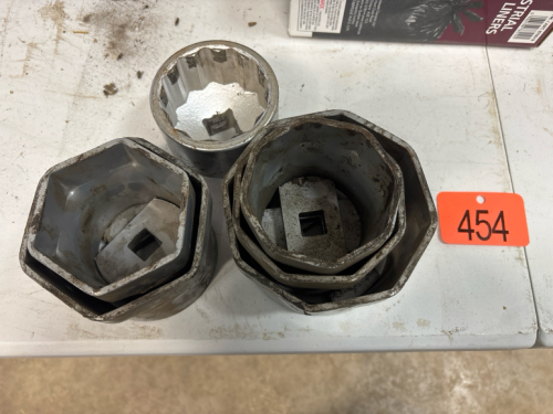 Large hub sockets