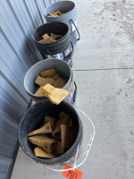 Bucket teeth for mini track hoe