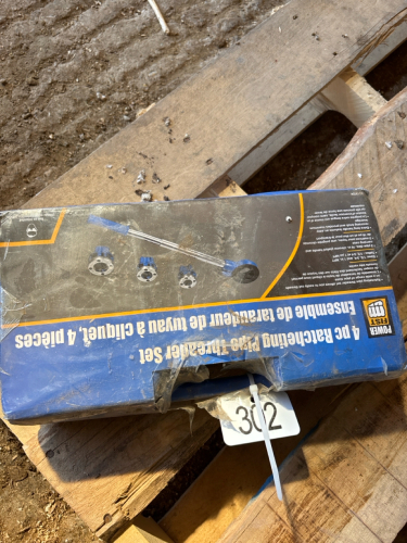 4 piece ratcheting pipe threader