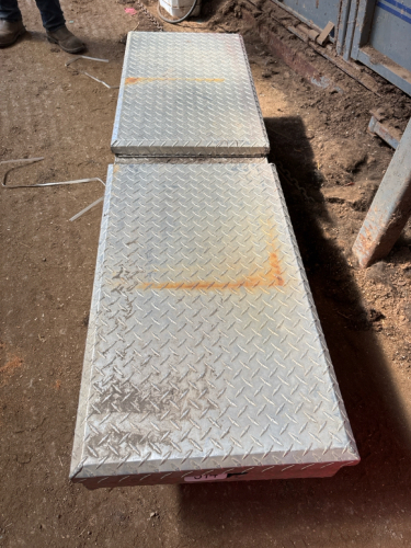 Aluminum truck tool box