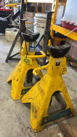 Jack stands
