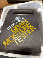Grain moisture tester and gauge