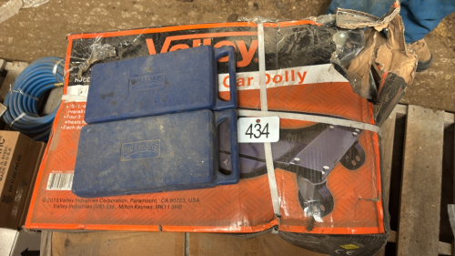 Car dolly/ 2 partial socket sets