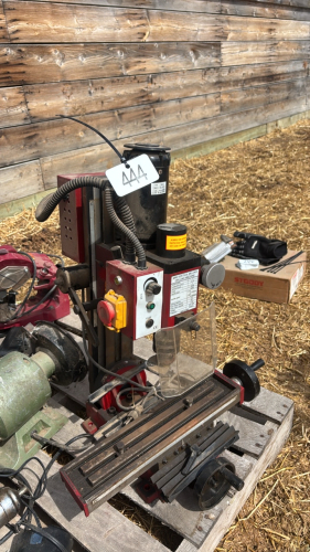 Mini vertical milling machine