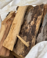 Mini bulk bag of split fire wood