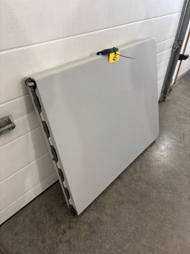 6 ft foldable table