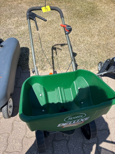 Fertilizer spreader