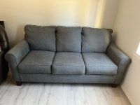 Queen Hide a bed (like new condition)