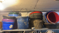 Feed tubs