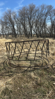 Bale feeder