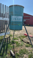 American Hunter wild life feeder