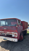 Chevrolet Viking 60 w/steel box & hoist (not running)