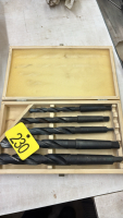 Taper drive bits