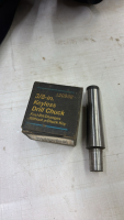 Drill chuck, precision chuck