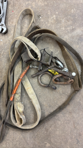 Clevus, tow straps