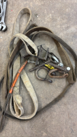 Clevus, tow straps