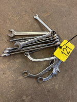 Flat wrenches