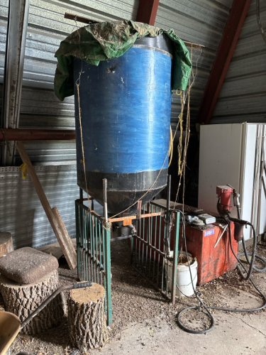 Wildlife feeder