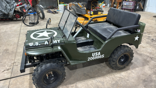 Children&rsquo;s gas powered jeep