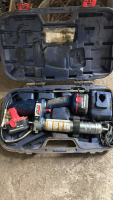 Lincoln Electric grease gun