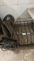 Horse feeders, shoes, accessories