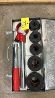 Ratchet die stock pipe threader
