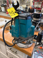 Makita plunge router