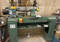 General international wood lathe w/lathe chisels