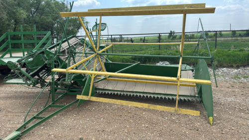 John Deere binder