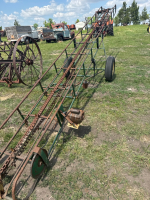 Bale elevator w/electric motor