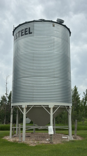 3000 bushel westeel grain bin with hopper