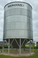 5000 bushel meridian grain bin on hopper