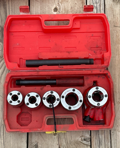 Pipe threader