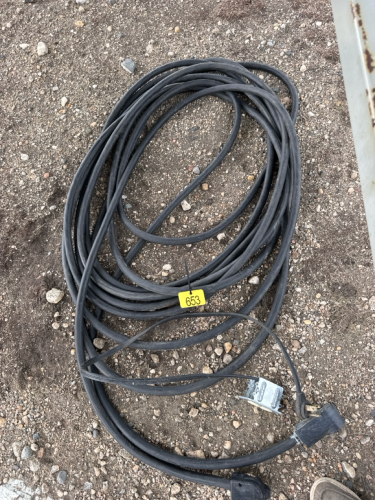 90&rsquo; 220v extension cord