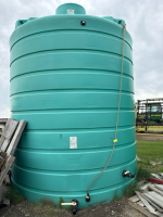 10,000 gallon poly fertilizer tank