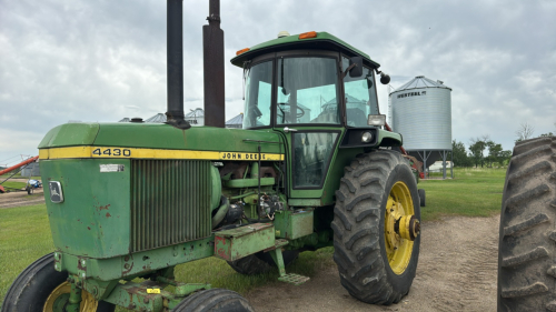 JD 4430 8spd power shift
