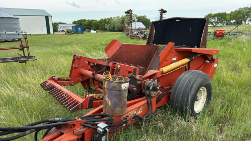 Leon 6800 hyd drive stone picker