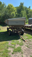 Small grain hopper wagon
