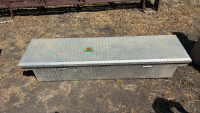 Truck tool box