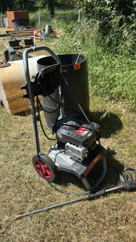 New pressure washer, with leak