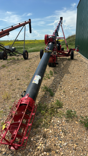 AGI XTA 10-46 auger (with hydraulic mover, 40hp vanguard motor