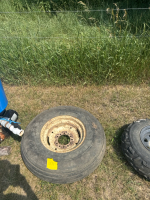9.5L-15 tire and rim