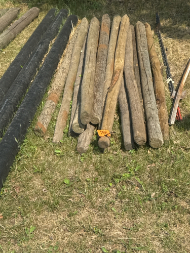 Small fence posts &4&rdquo; drain pipe