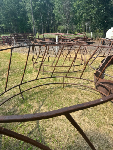 2-round bale feeders