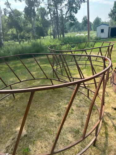 2-round bale feeders