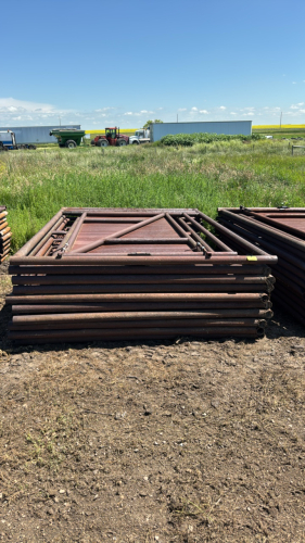 9- panels 1- gate (makes a 20&rsquo;x30&rsquo; pen)